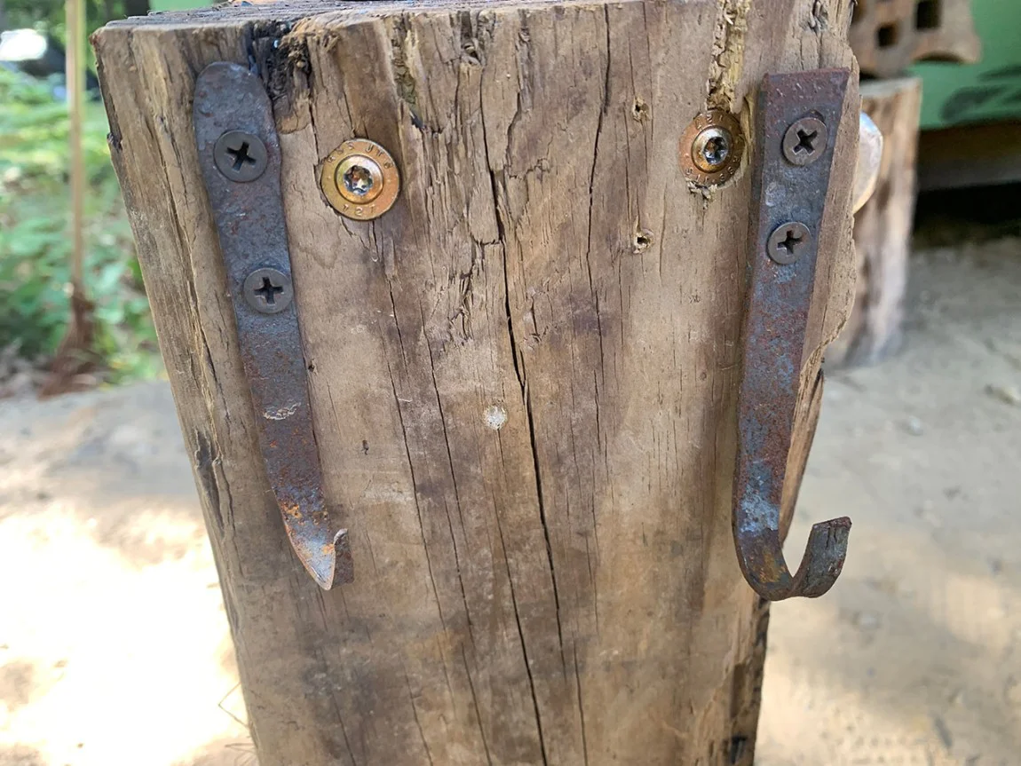 Easy blacksmith project - boot hook with a wooden handle turned on the  lathe 