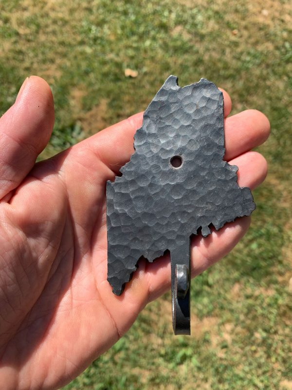 maine wall hook size