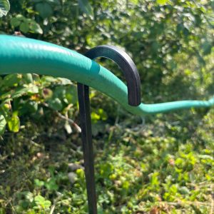 garden hose guide top to catch your garden hose