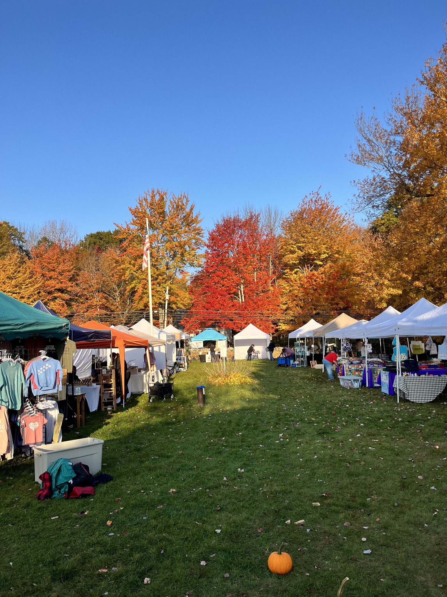 5th Annual Artisans & Apples Fall Fair at Thompson’s Orchard 5th Annual Artisans & Apples Fall Fair at Thompson’s Orchard